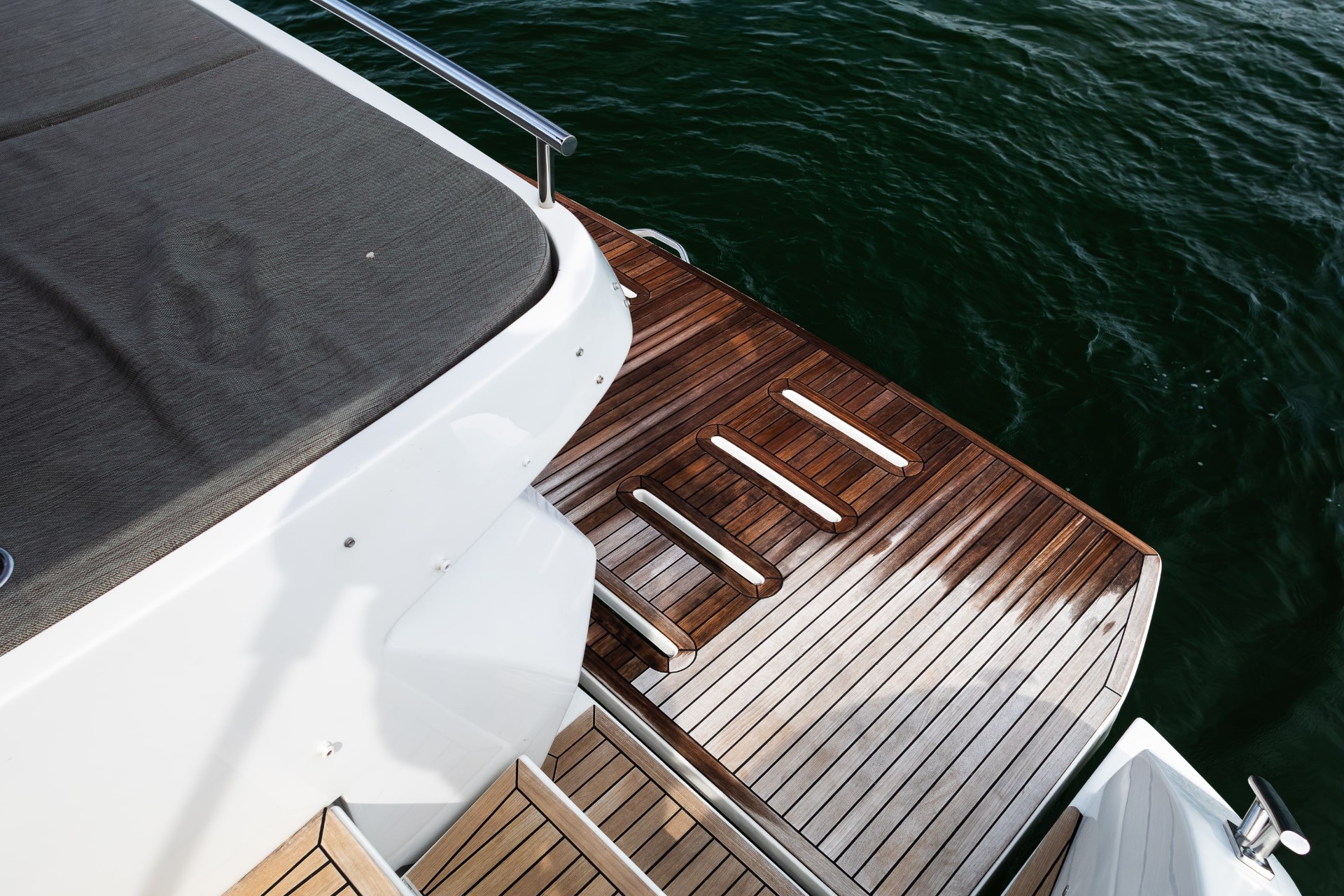 Yacht Photo 11